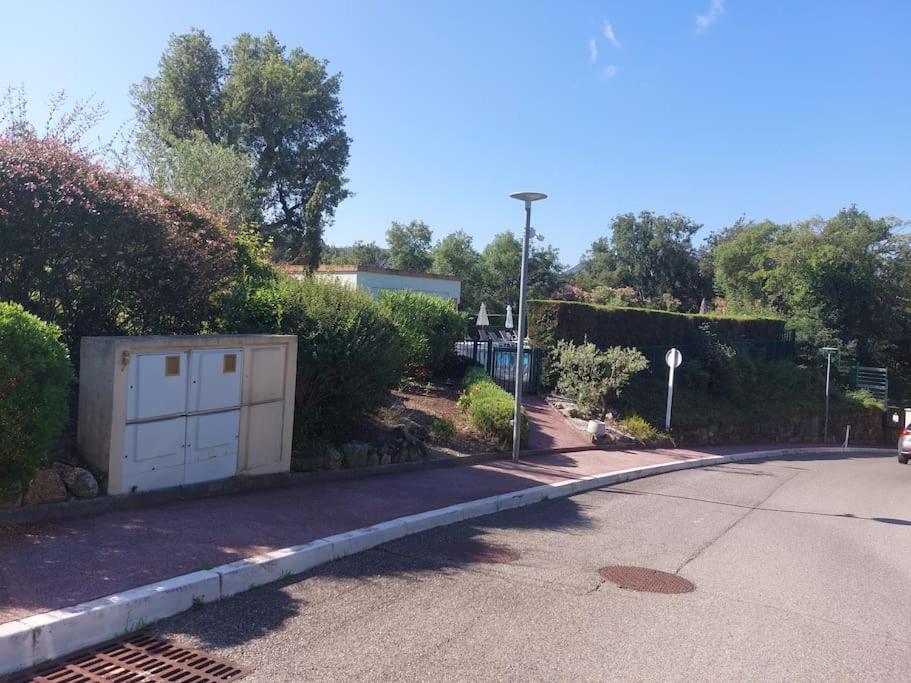 Studio Belle Vue - Axelle Loc'Appart Мандельё-ла-Напуль Экстерьер фото